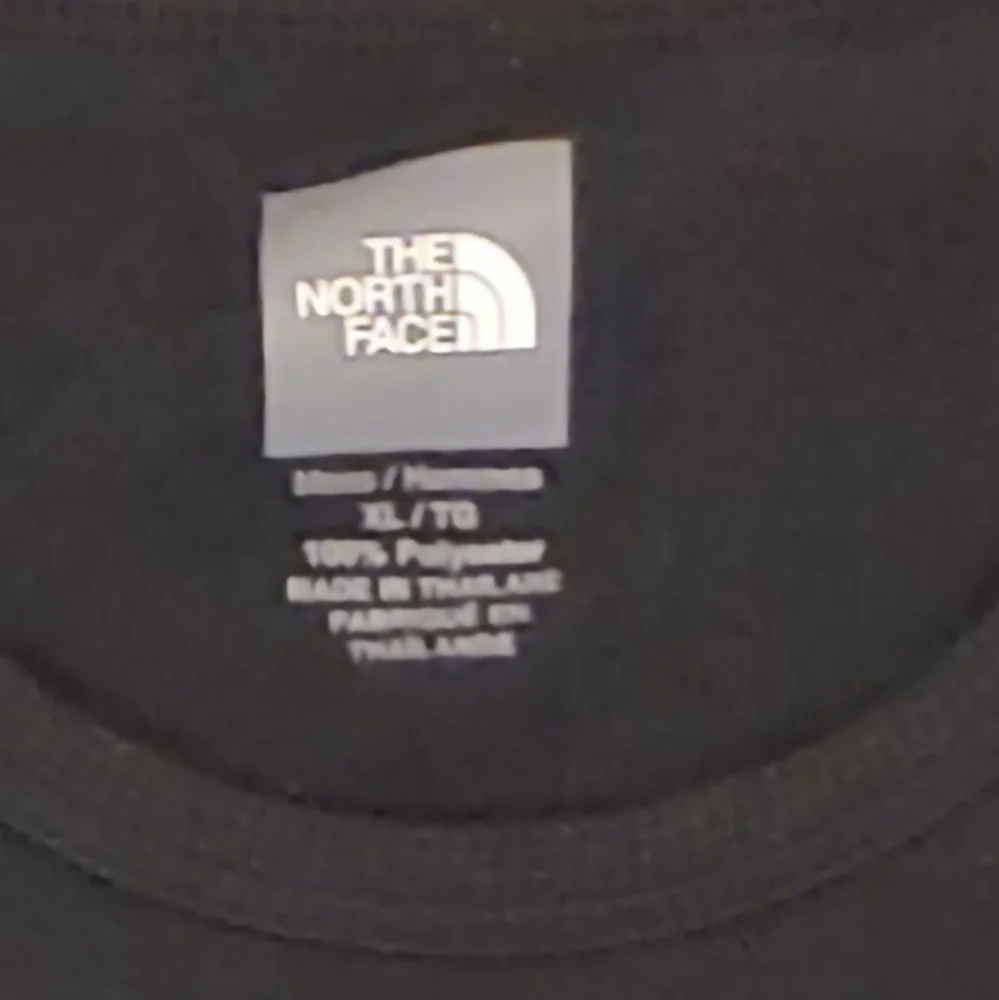 The North Face Men's Black Vapor Wick Pullover‎ Long Sleeve Shirt